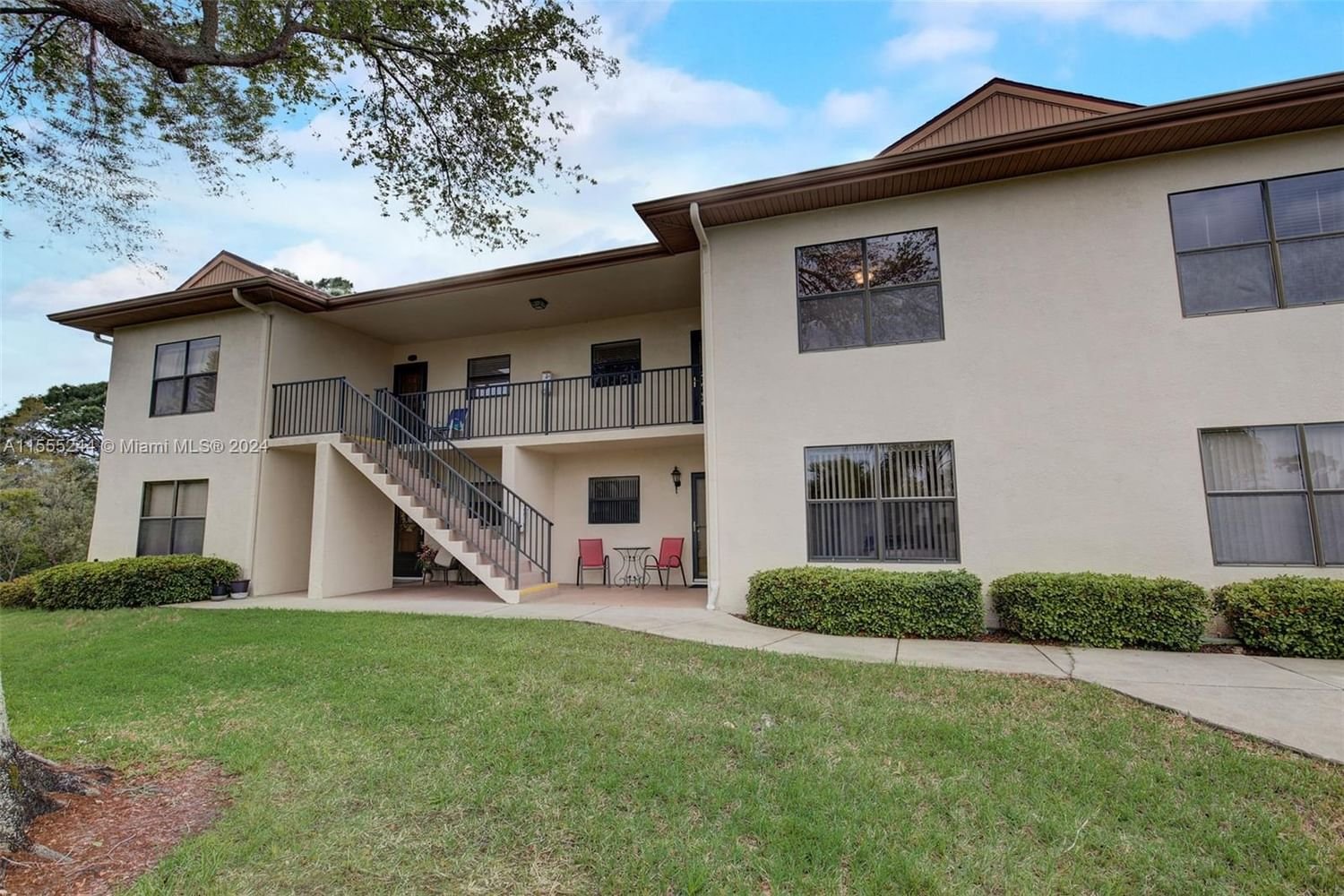 Real estate property located at 1642 Seascape Cir #202, Pinellas County, SEASCAPE CONDO OF TARPON S, Other City - In The State Of Florida, FL