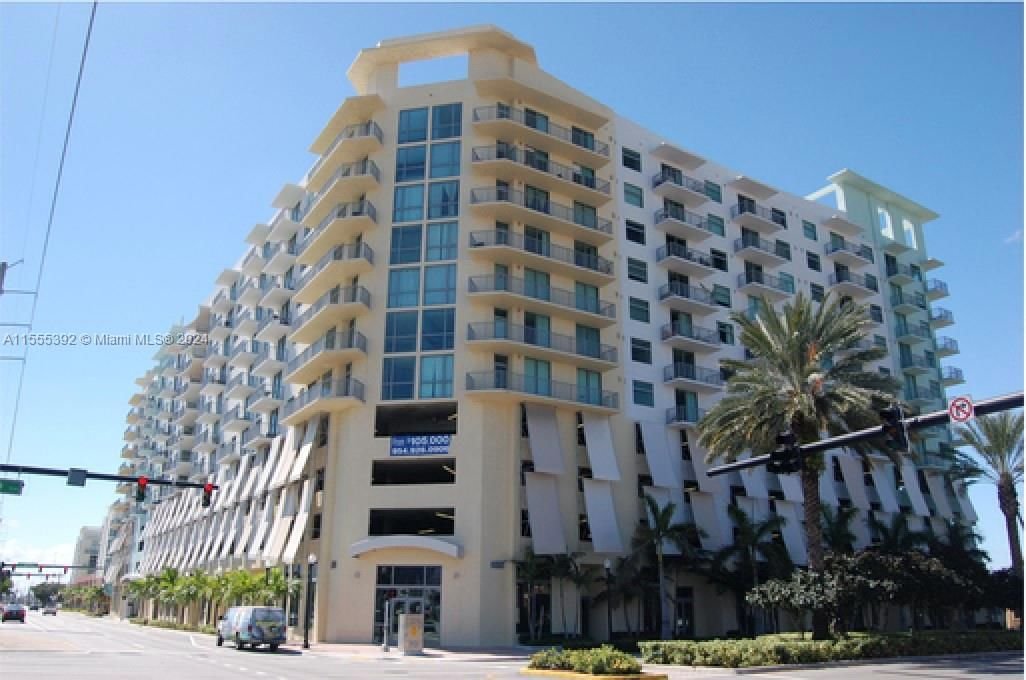 Real estate property located at 140 Dixie Hwy #521, Broward County, HOLLYWOOD STATION, Hollywood, FL