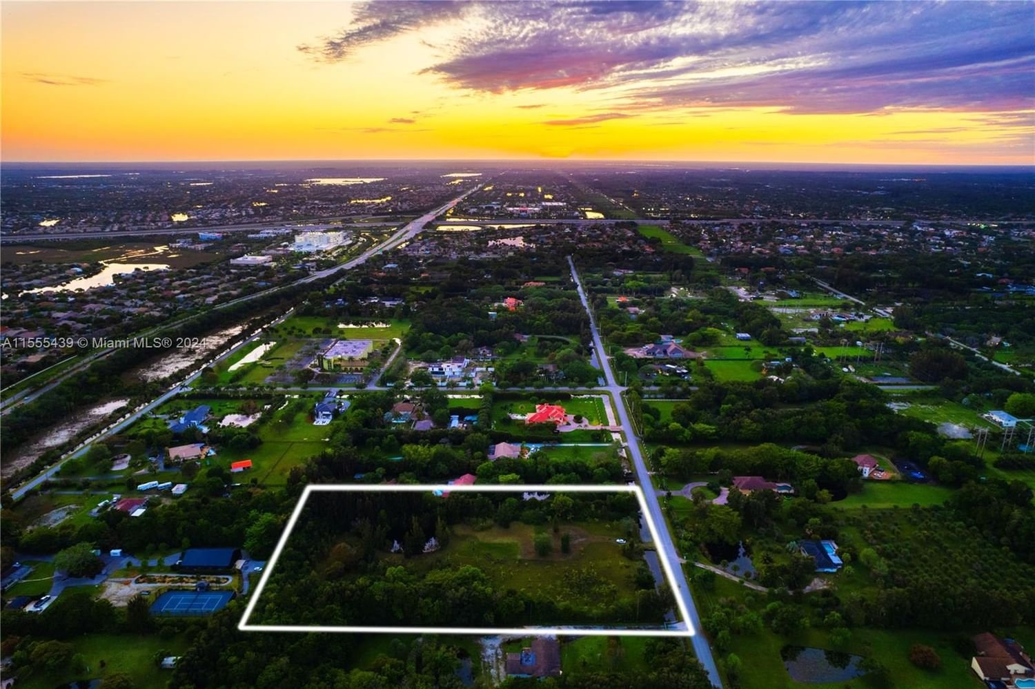 Real estate property located at 14010 Mustang Trl, Broward County, MIRZA ACRES, Southwest Ranches, FL