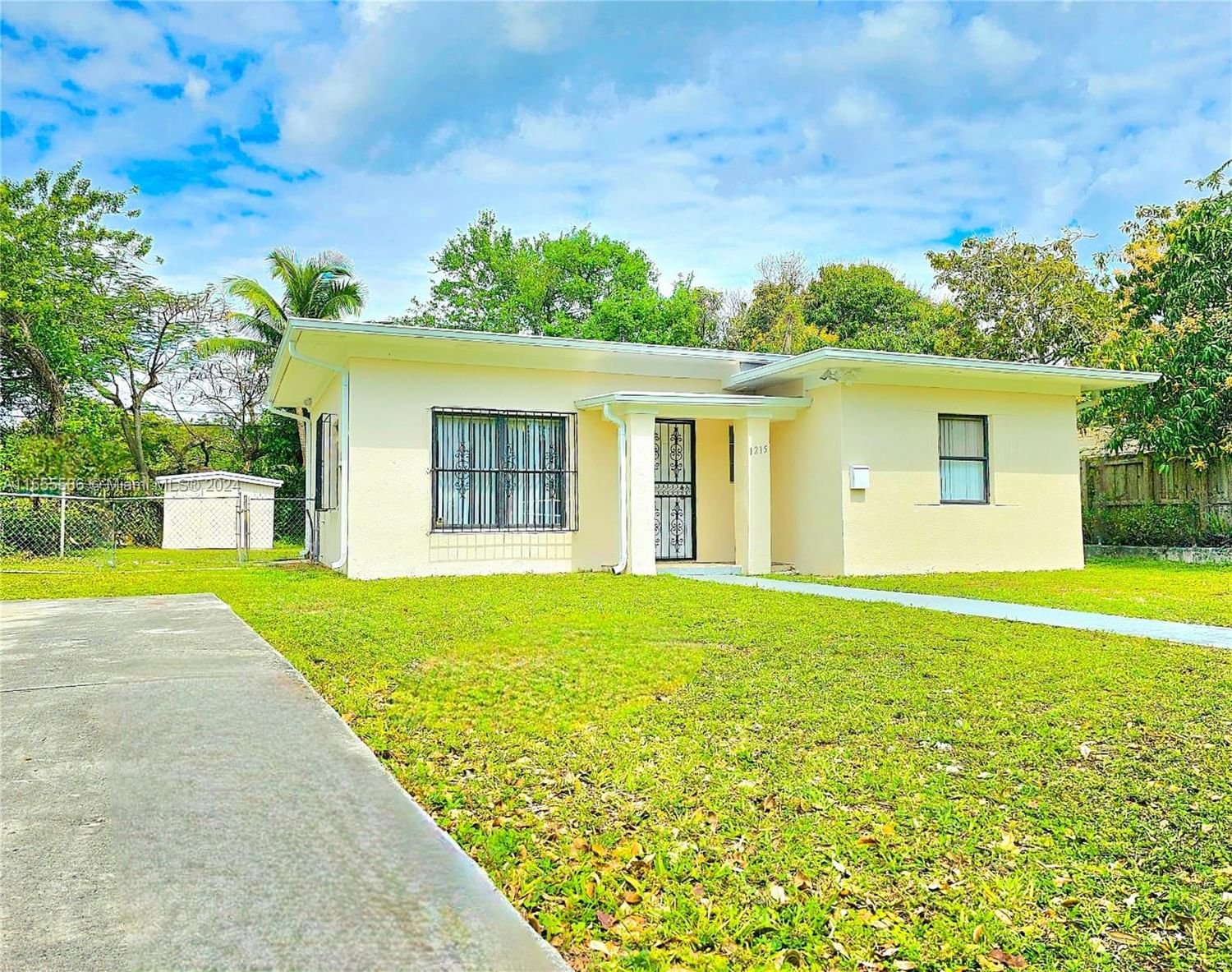 Real estate property located at 1215 126th St, Miami-Dade County, SUNKIST GROVE, North Miami, FL