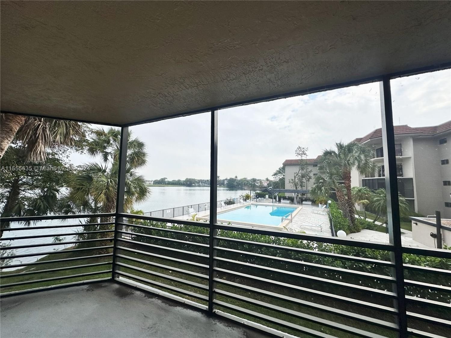 Real estate property located at 471 Ives Dairy Rd #207-3, Miami-Dade County, SUMMERTREE VILG CALIF CL, Miami, FL