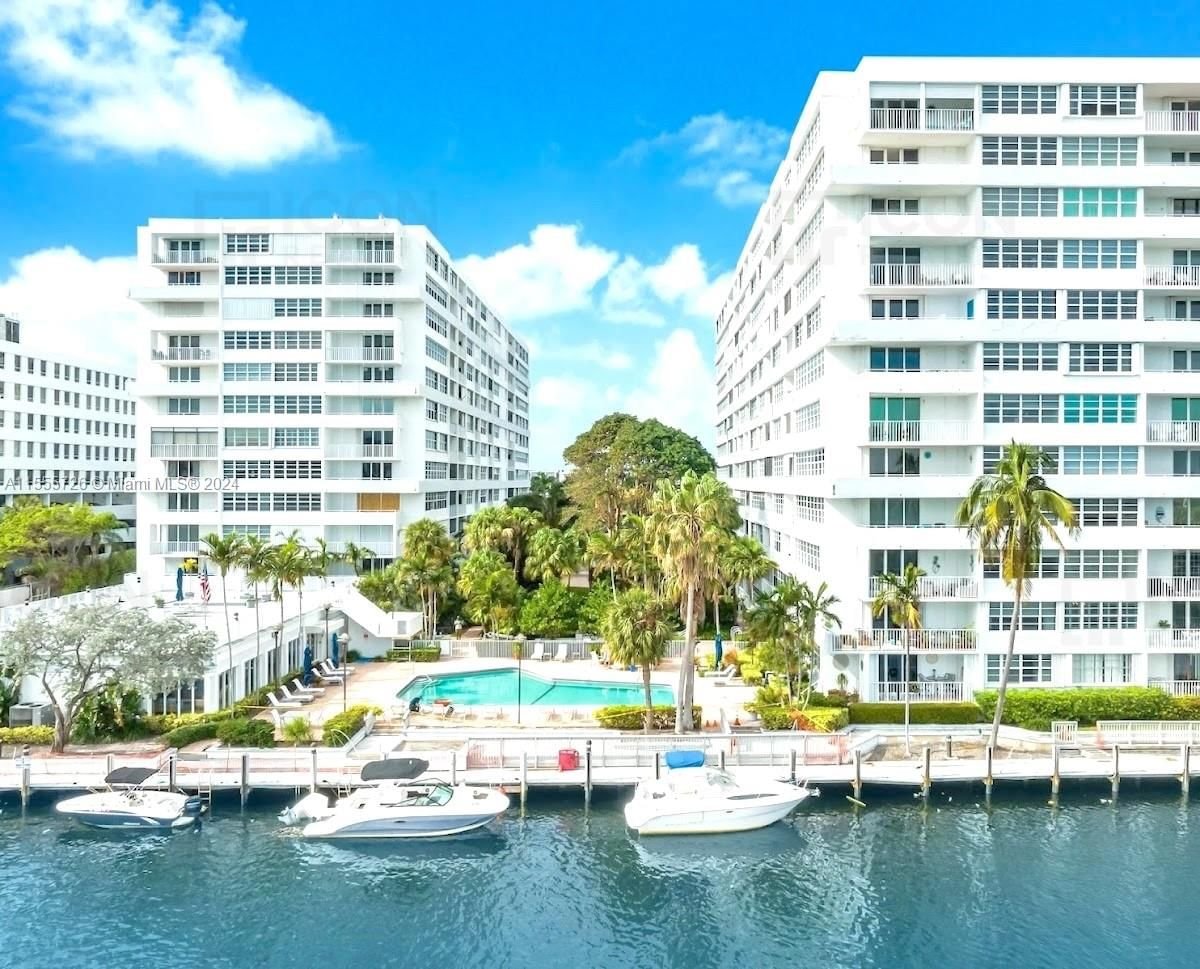 Real estate property located at 1170 Federal Hwy #1011, Broward County, EAST POINT TOWERS CONDO, Fort Lauderdale, FL
