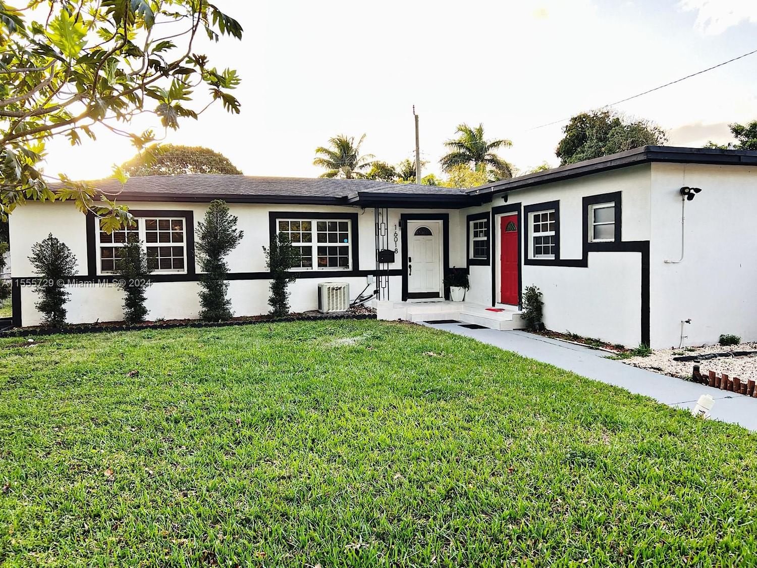Real estate property located at 16018 9th Pl, Miami-Dade County, CARL BYOIR, North Miami Beach, FL