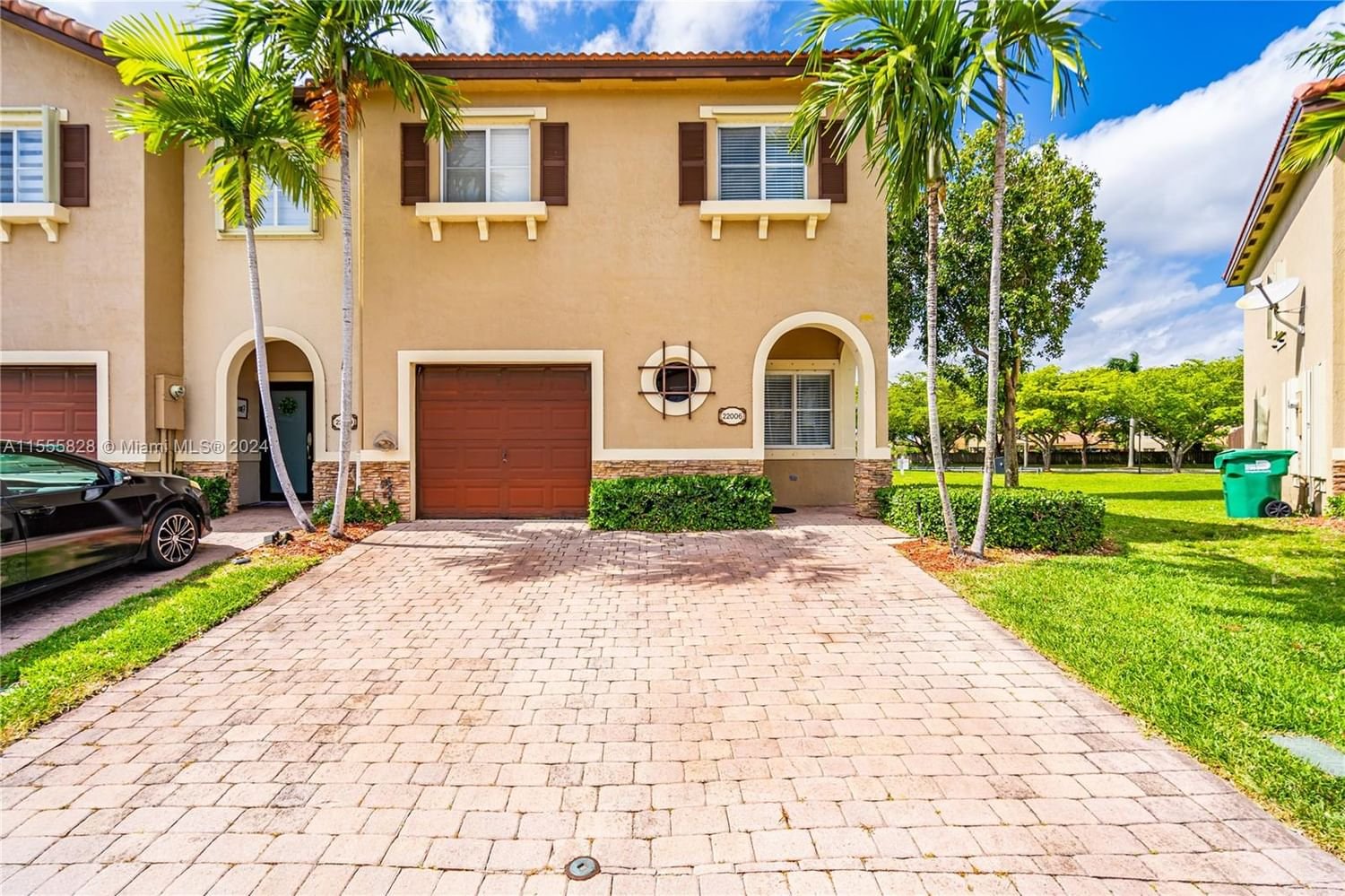 Real estate property located at 22006 89th Ct, Miami-Dade County, LAKES BY THE BAY JAY, Cutler Bay, FL