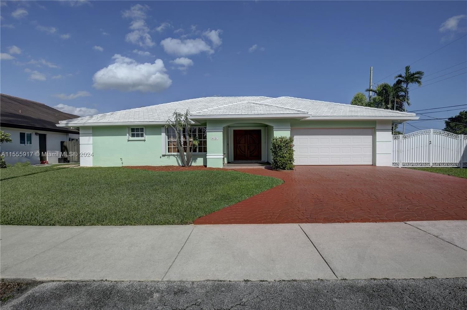 Real estate property located at 8121 89th Ave, Miami-Dade County, HIBISCUS ESTATES, Miami, FL