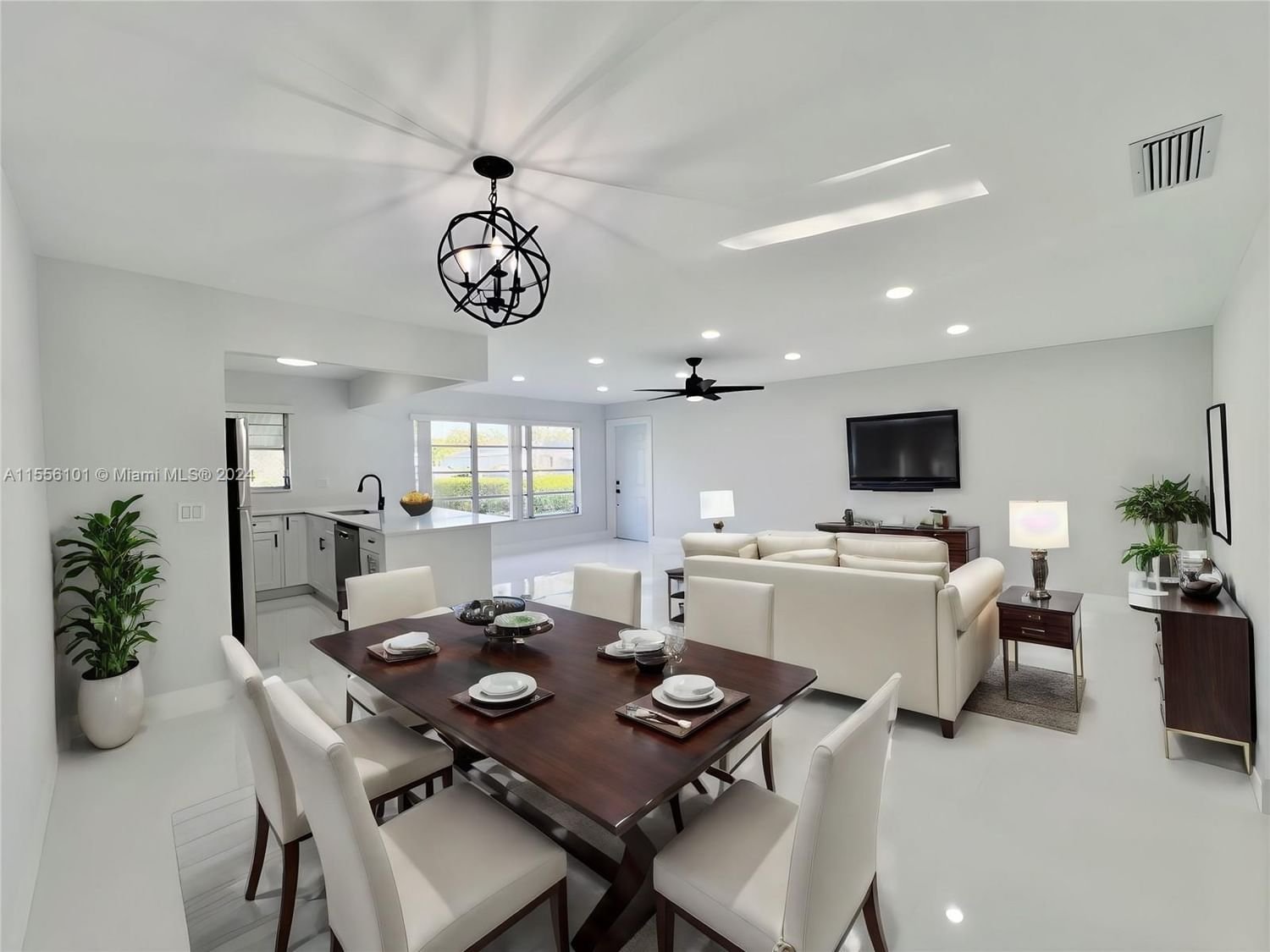 Real estate property located at 7375 Oakridge Cir #7375, Palm Beach County, POINTE OVERLOOK CONDO, Lake Worth, FL
