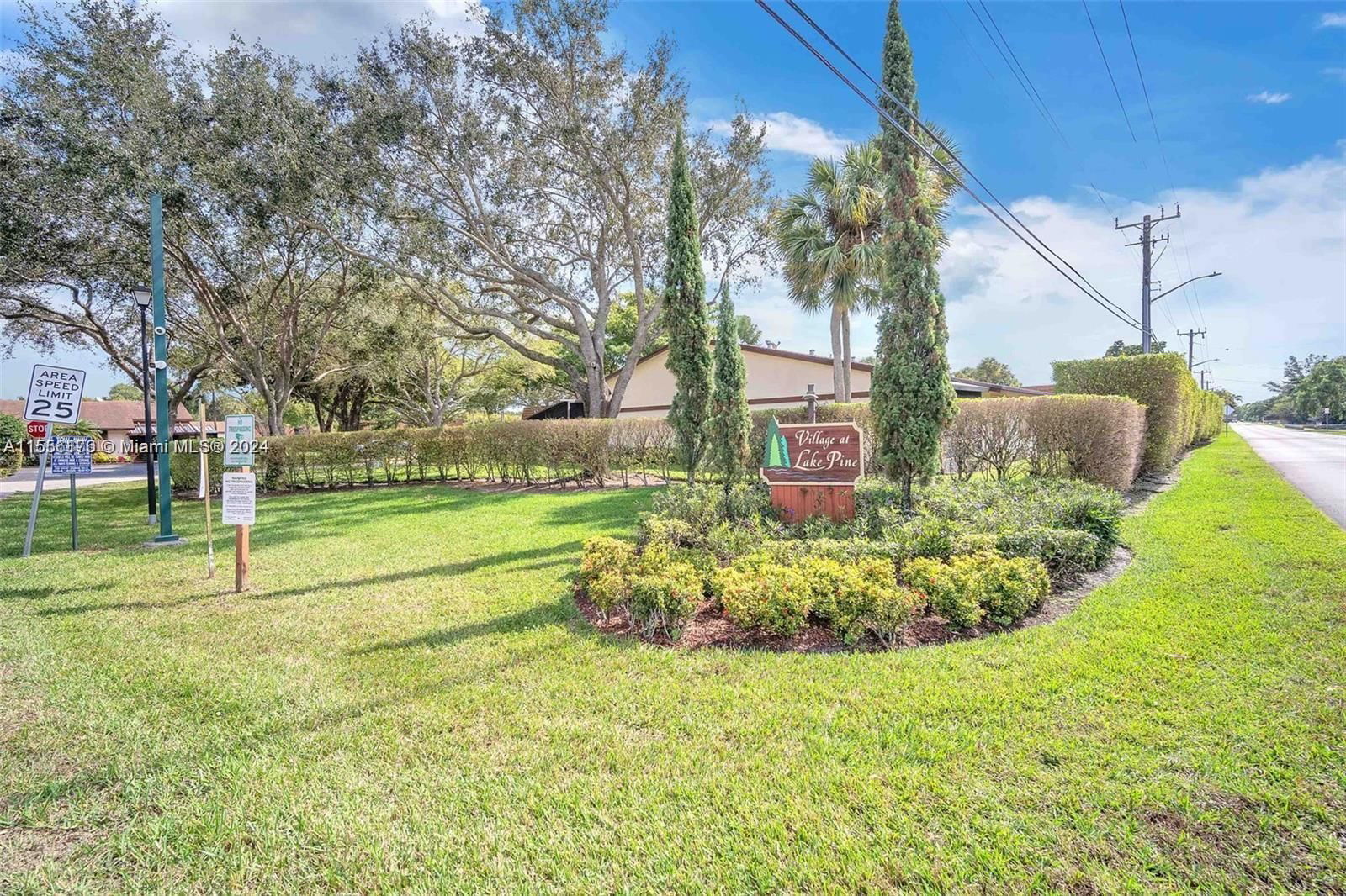 Real estate property located at 11924 9th Mnr, Broward County, LAKE PINE VILLAGE, Davie, FL