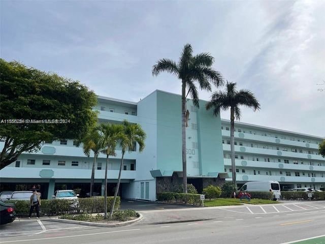Real estate property located at 600 14th Ave #319, Broward County, FAIRWAYS NORTH CO-OP, Hallandale Beach, FL