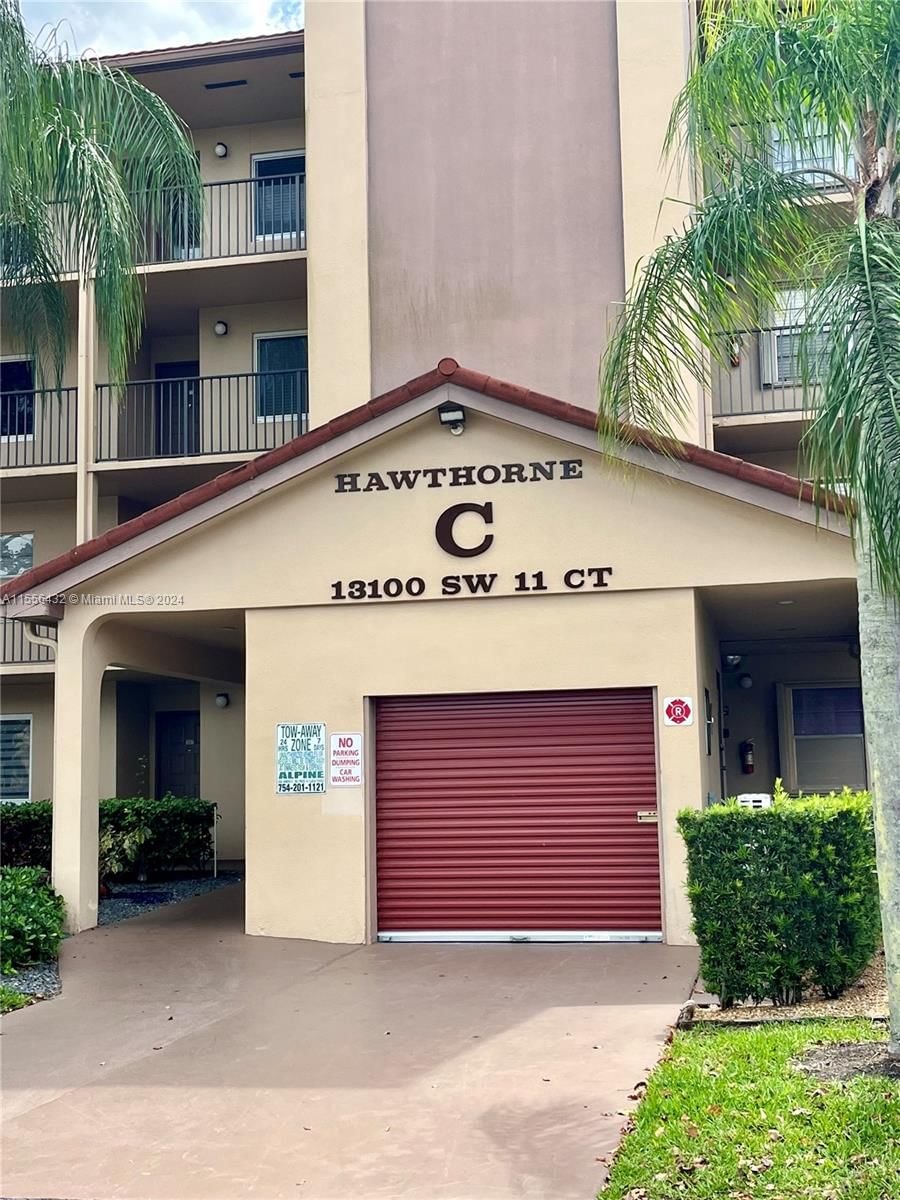 Real estate property located at 13100 11th Ct #412C, Broward County, HAWTHORNE AT CENTURY VILL, Pembroke Pines, FL