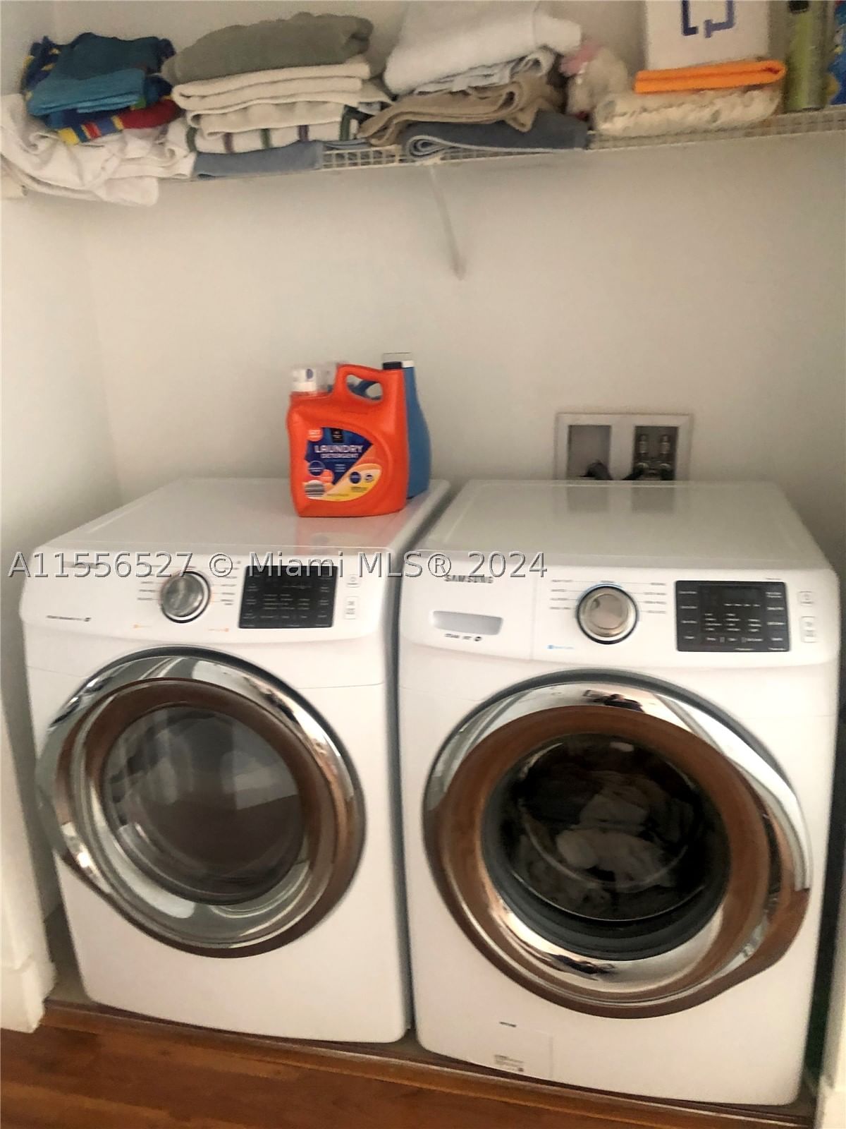 Real estate property located at 8255 Lake Dr #204, Miami-dade, Las Vistas At Doral Condo, Doral, FL