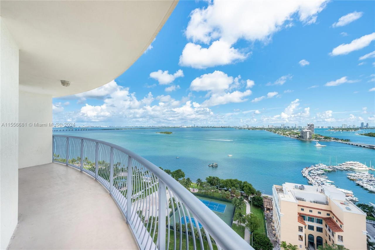 Real estate property located at 1750 Bayshore Dr #2202, Miami-dade, Opera Tower Condo, Miami, FL