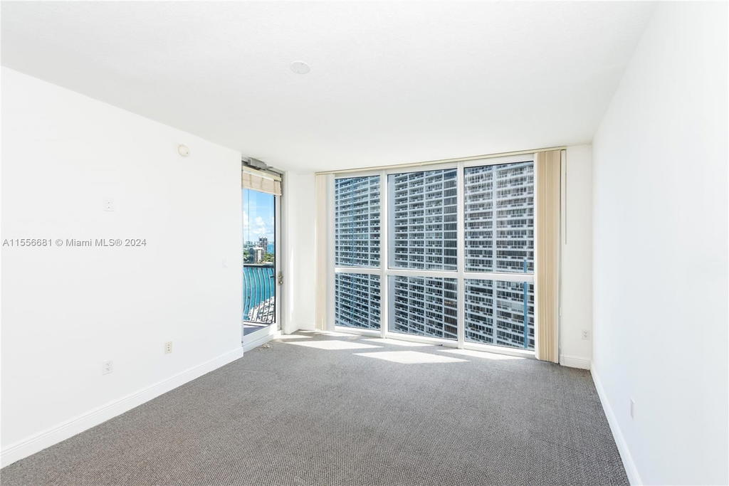 Real estate property located at 1750 Bayshore Dr #2202, Miami-dade, Opera Tower Condo, Miami, FL