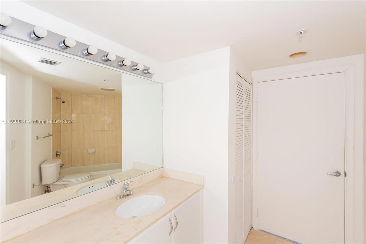 Real estate property located at 1750 Bayshore Dr #2202, Miami-dade, Opera Tower Condo, Miami, FL