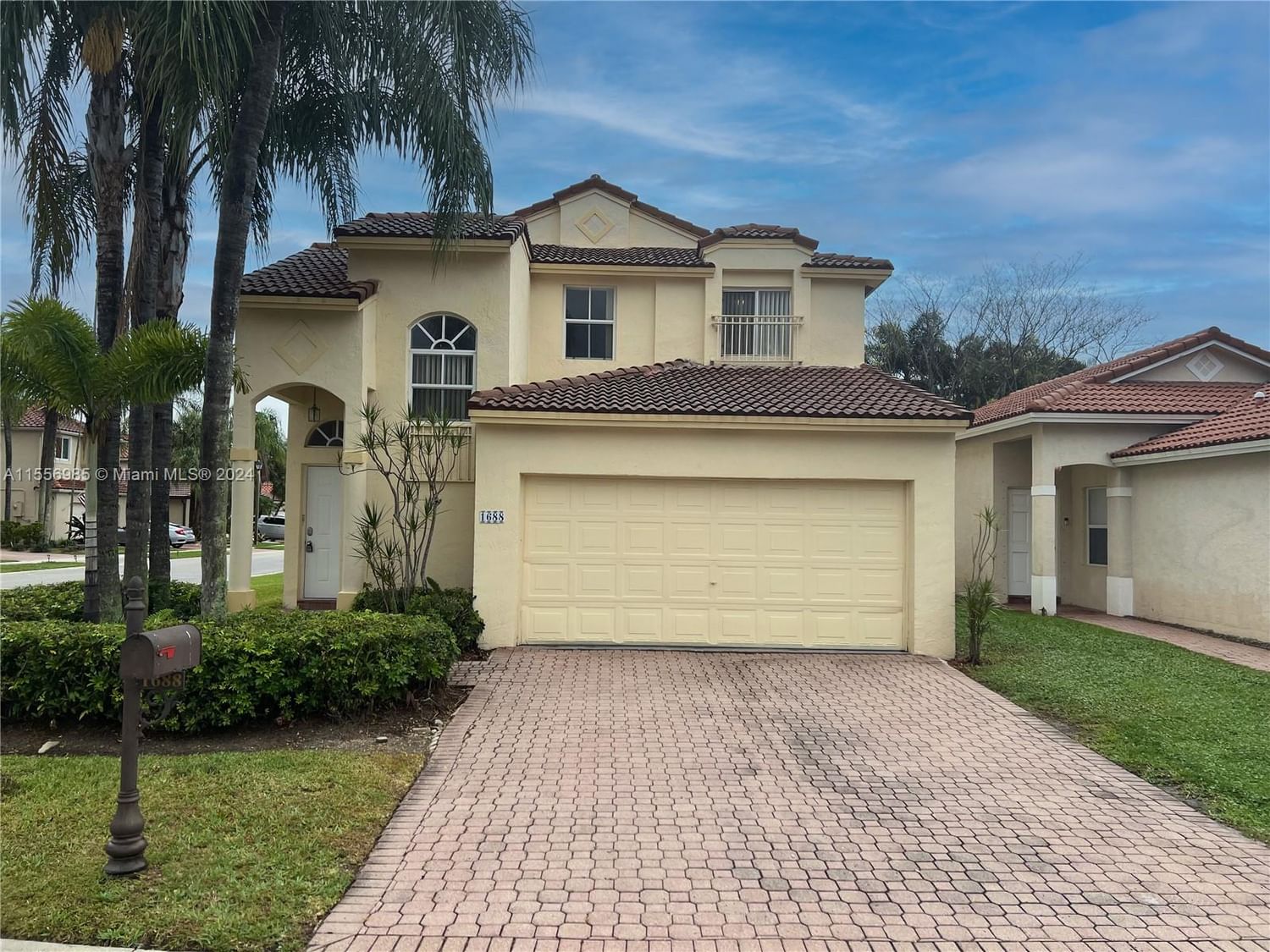 Real estate property located at 1688 158th Ave, Broward, HOLLYWOOD LAKES COUNTRY C, Pembroke Pines, FL