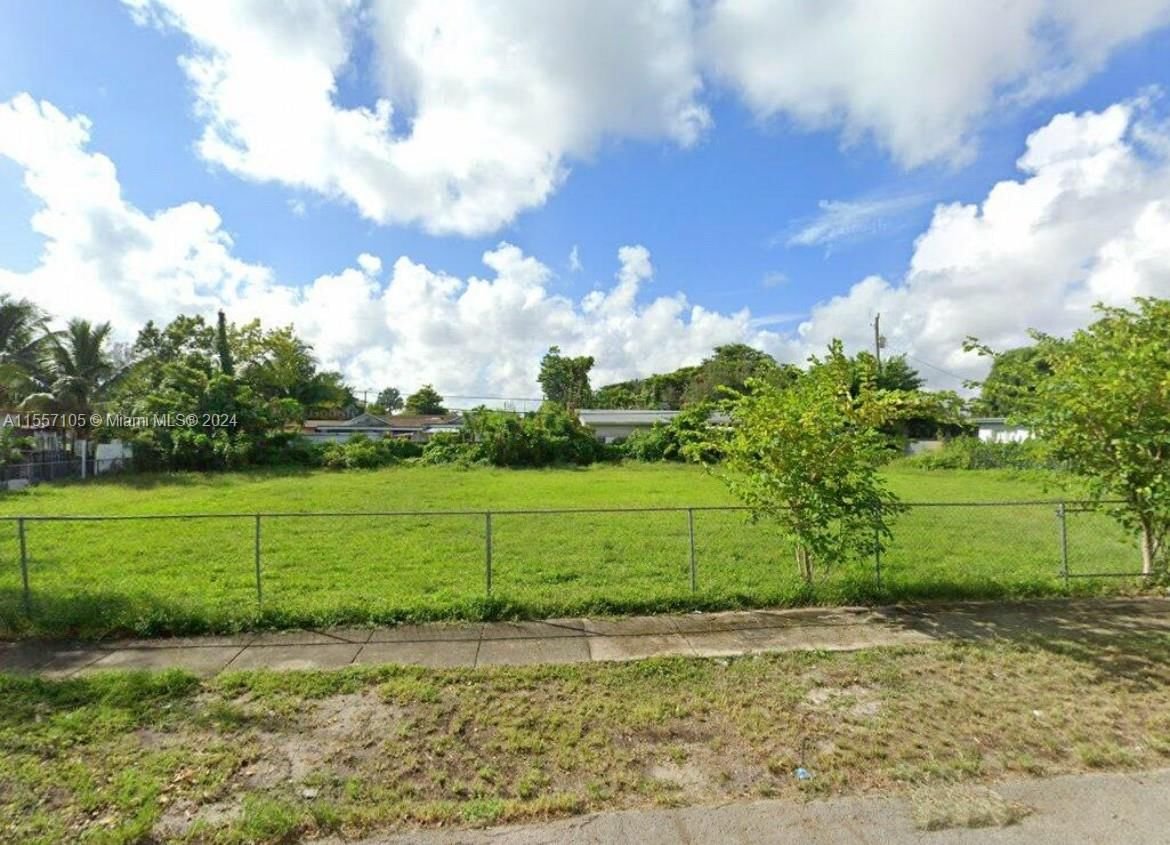 Real estate property located at 1340 100th St, Miami-Dade County, WEST SILVER CREST, Miami, FL