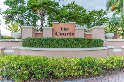 Real estate property located at 6700 114th Ave #904, Miami-Dade County, THE COURTS AT DORAL ISLES, Doral, FL