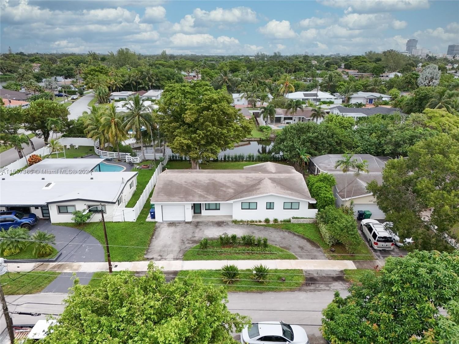 Real estate property located at 2311 193rd St, Miami-Dade County, ENCHANTED LAKE SEC 4, Miami, FL