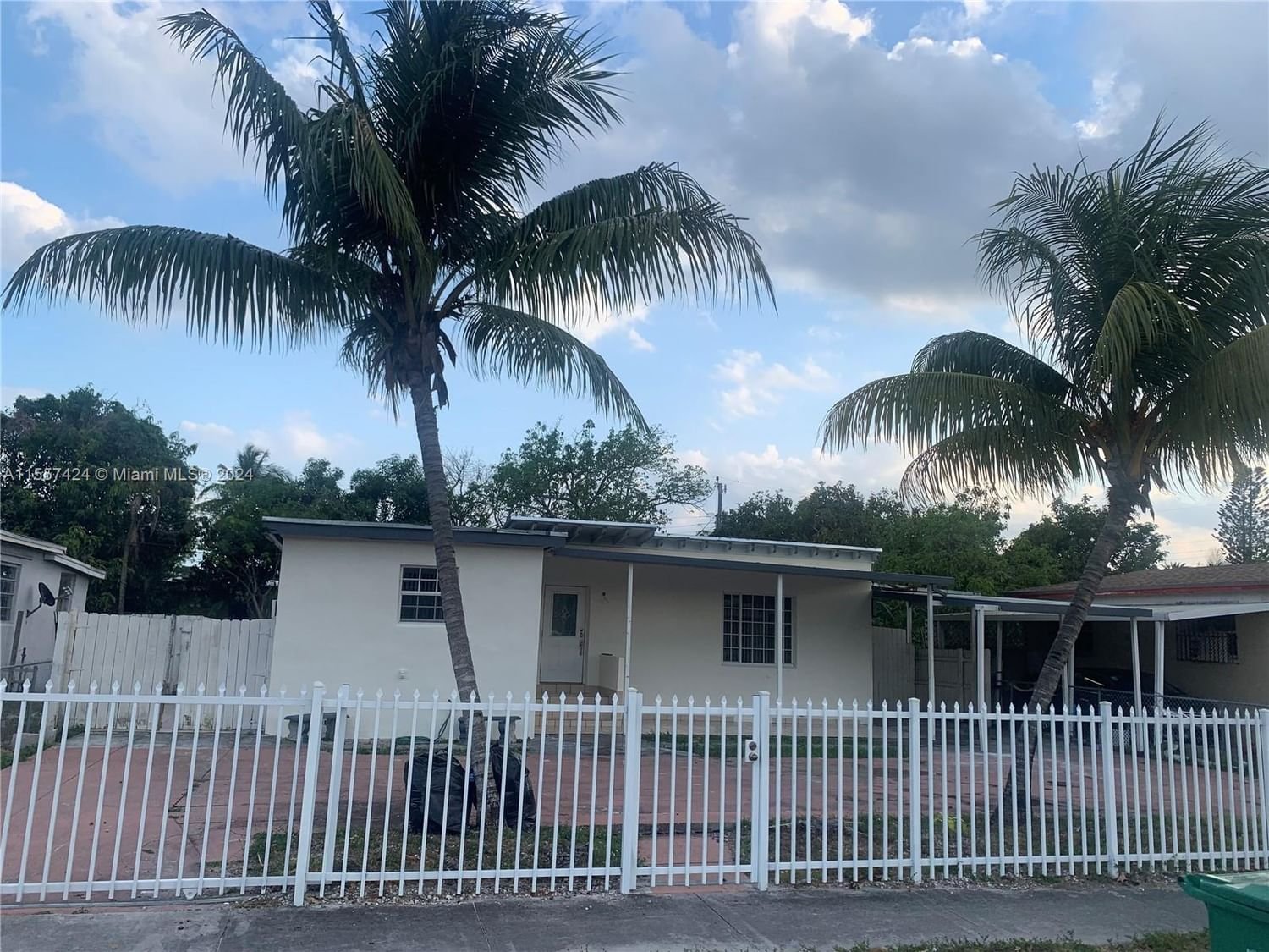 Real estate property located at 1050 116th Ter, Miami-Dade County, GRATIGNY PLATEAU REV, Miami, FL