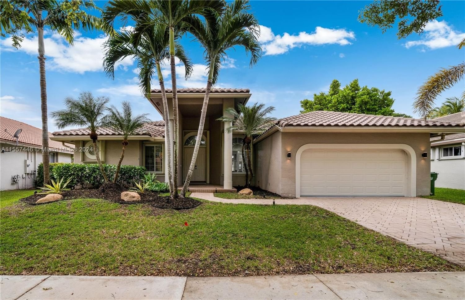 Real estate property located at 2643 Oakbrook Dr, Broward County, SECTOR 7 SOUTH, Weston, FL