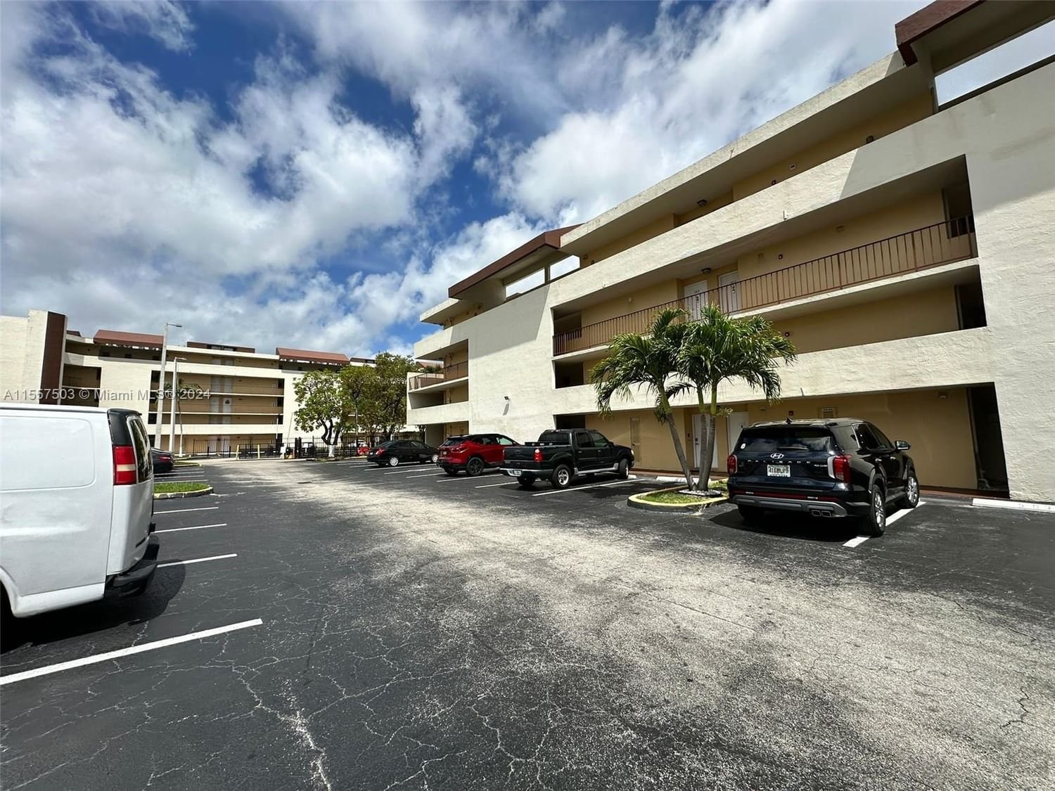 Real estate property located at 8850 Fontainebleau Blvd #404, Miami-Dade County, SAN MARCO CONDO, Miami, FL