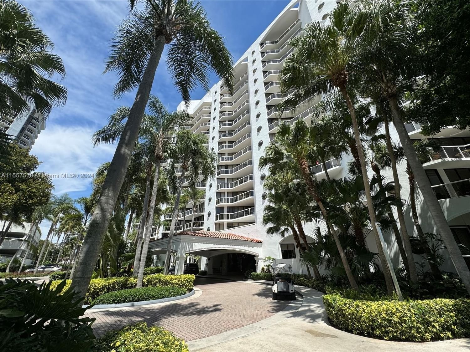Real estate property located at 3610 Yacht Club Dr #906, Miami-Dade County, AVENTURA, Aventura, FL