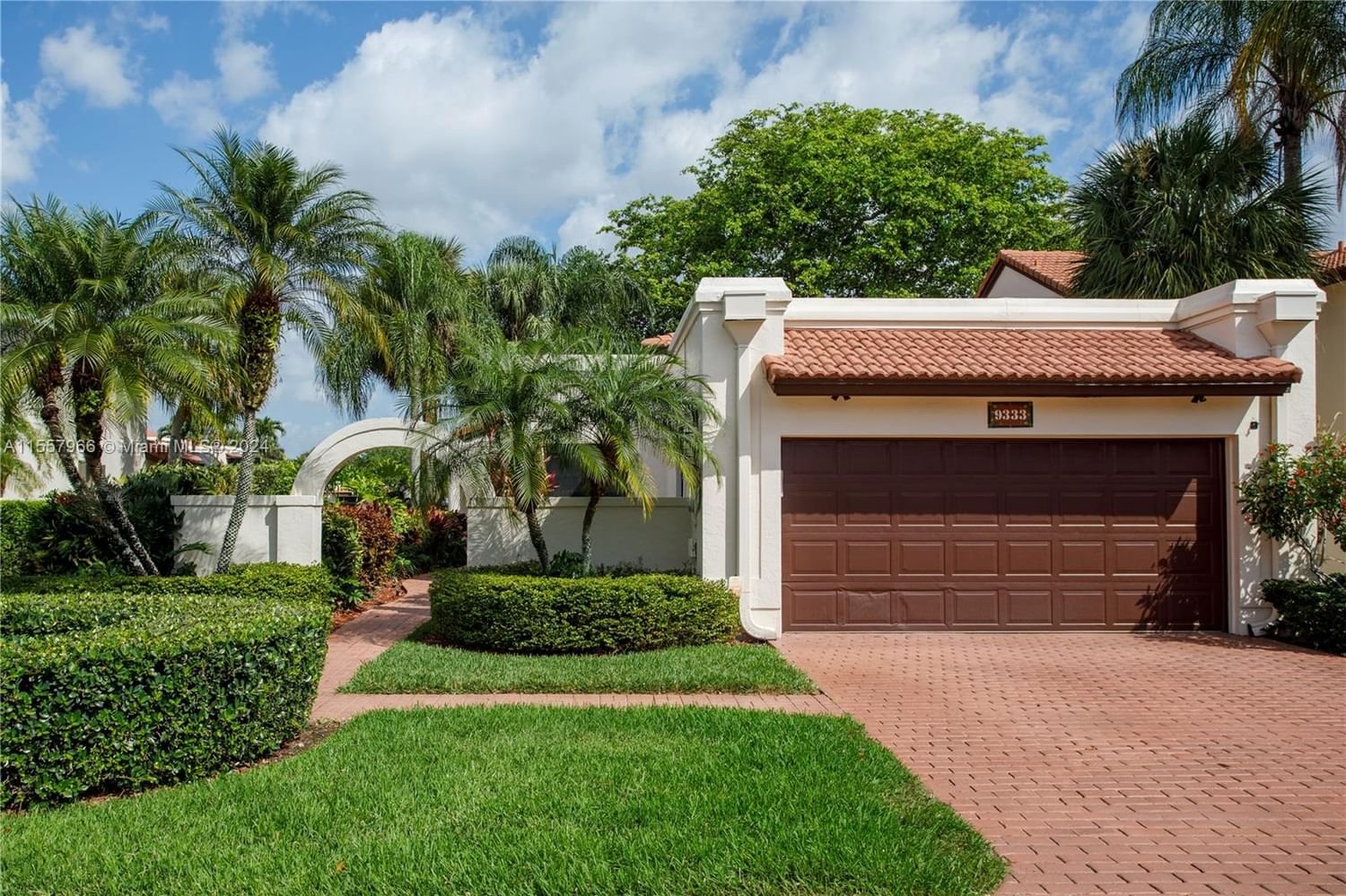 Real estate property located at 9333 50th Doral Cir N, Miami-Dade County, Doral Estate, Doral, FL