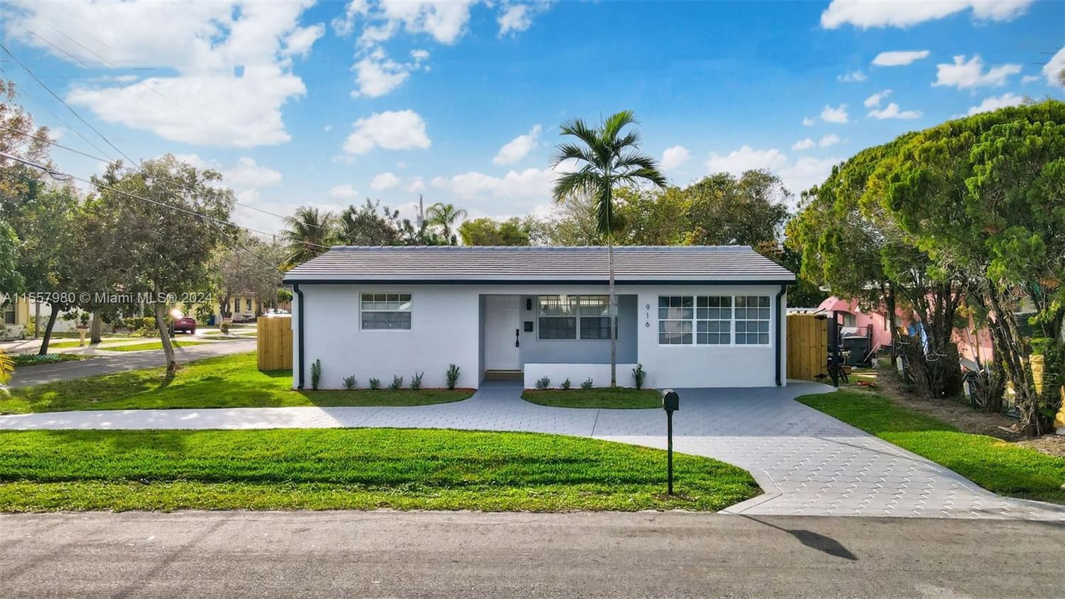 Real estate property located at 916 7th Ave, Broward, JACKSON HEIGHTS, Hallandale Beach, FL