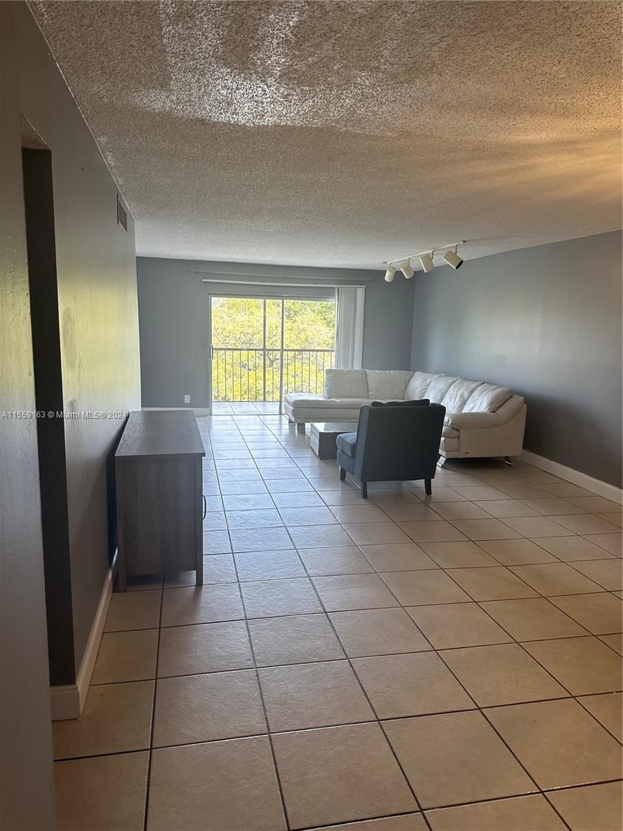 Real estate property located at 3360 Spanish Moss Ter #402, Broward County, GARDEN LAKES OF INVERRARY, Lauderhill, FL