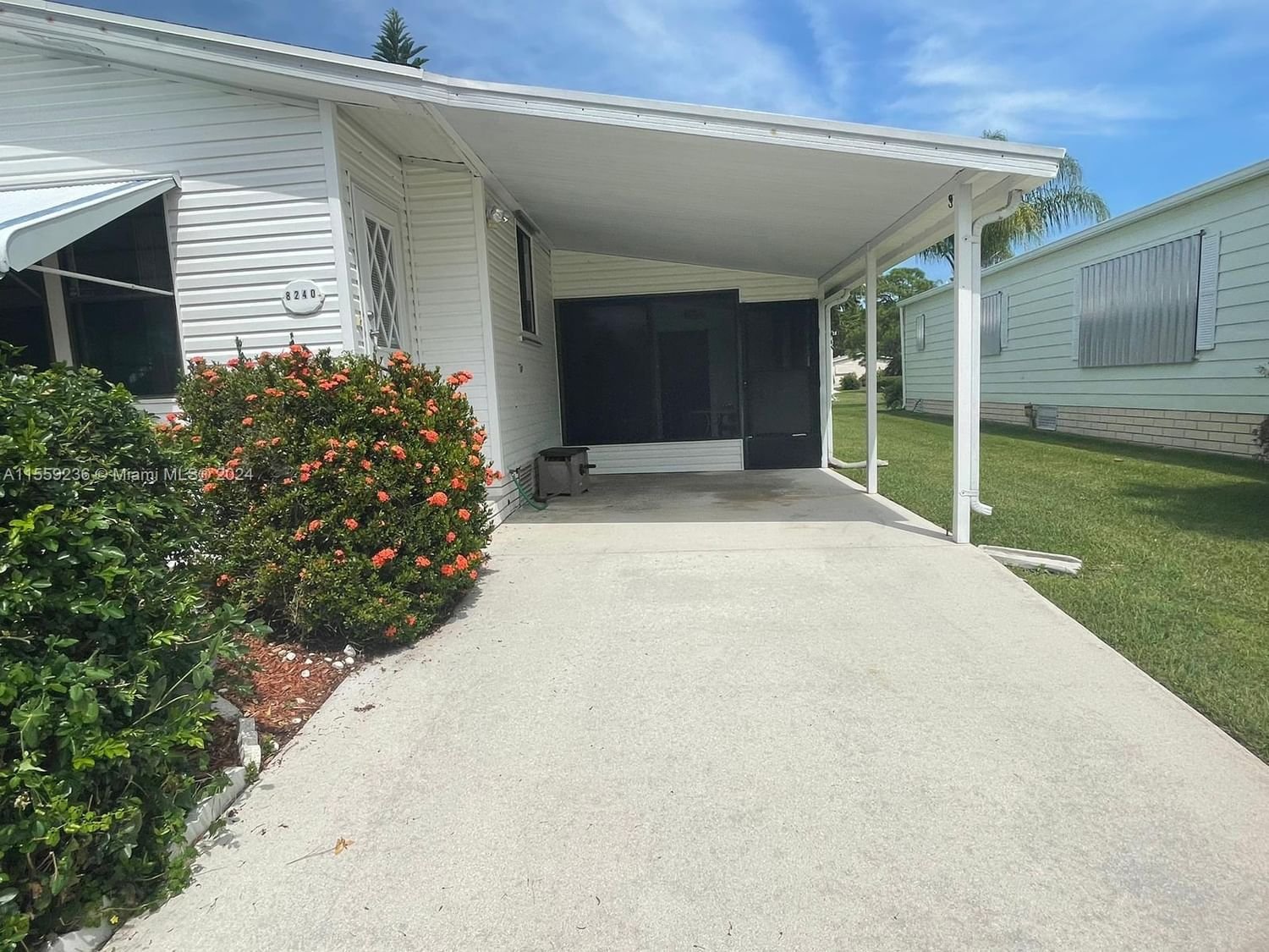 Real estate property located at 8240 Cinnamon Ct, St Lucie County, SAVANNA CLUB PLAT I, Port St. Lucie, FL