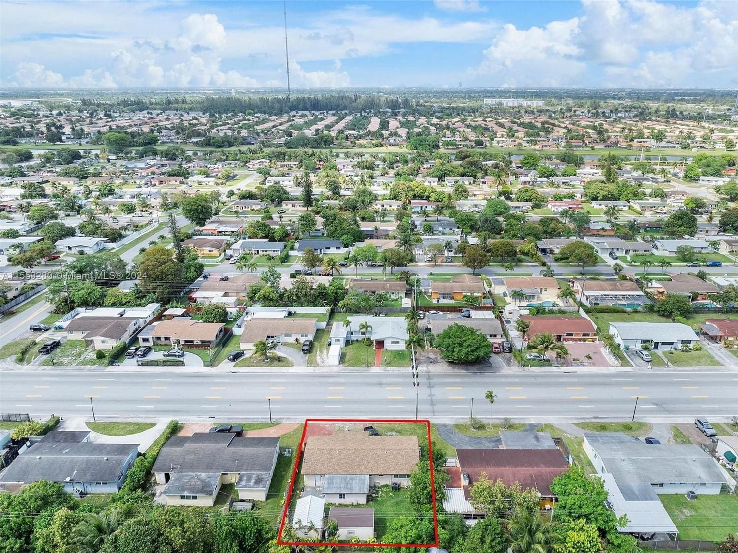 Real estate property located at 1010 199th St, Miami-Dade County, SIERRA MIRADA 2ND ADDN, Miami Gardens, FL