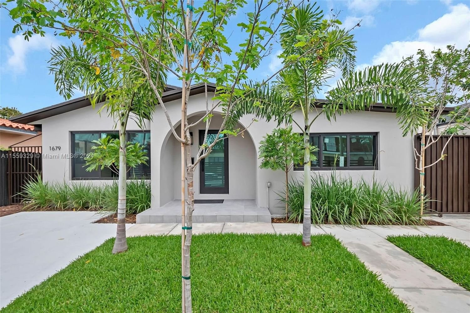 Real estate property located at 1679 14th Ter, Miami-Dade County, SEVILLE, Miami, FL