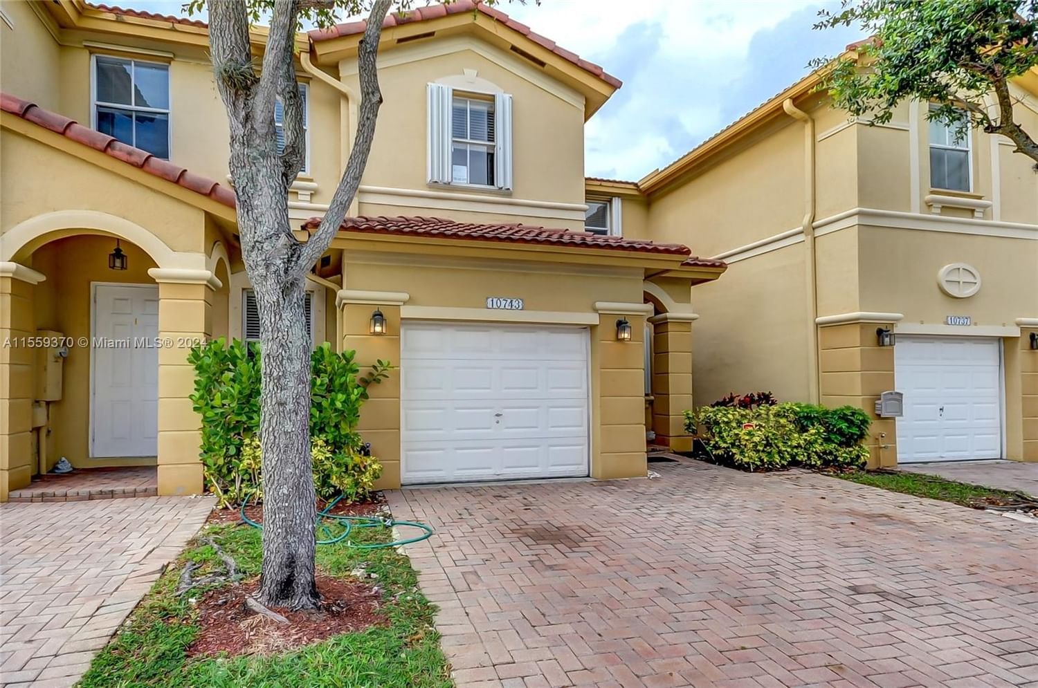 Real estate property located at 10743 78th Ter, Miami-Dade County, ISLANDS AT DORAL 1ST ADDN, Doral, FL