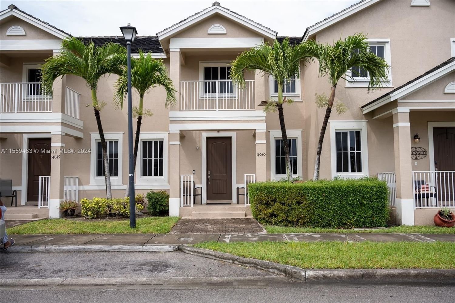 Real estate property located at 14045 270th Ter, Miami-Dade County, MANDARIN LAKES, Homestead, FL