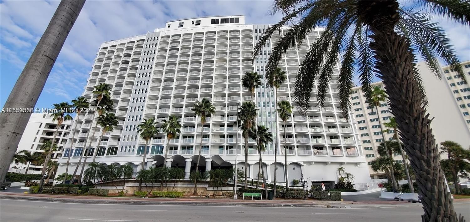Real estate property located at 5401 Collins Ave #209, Miami-Dade County, THE CARRIAGE HOUSE CONDO, Miami Beach, FL