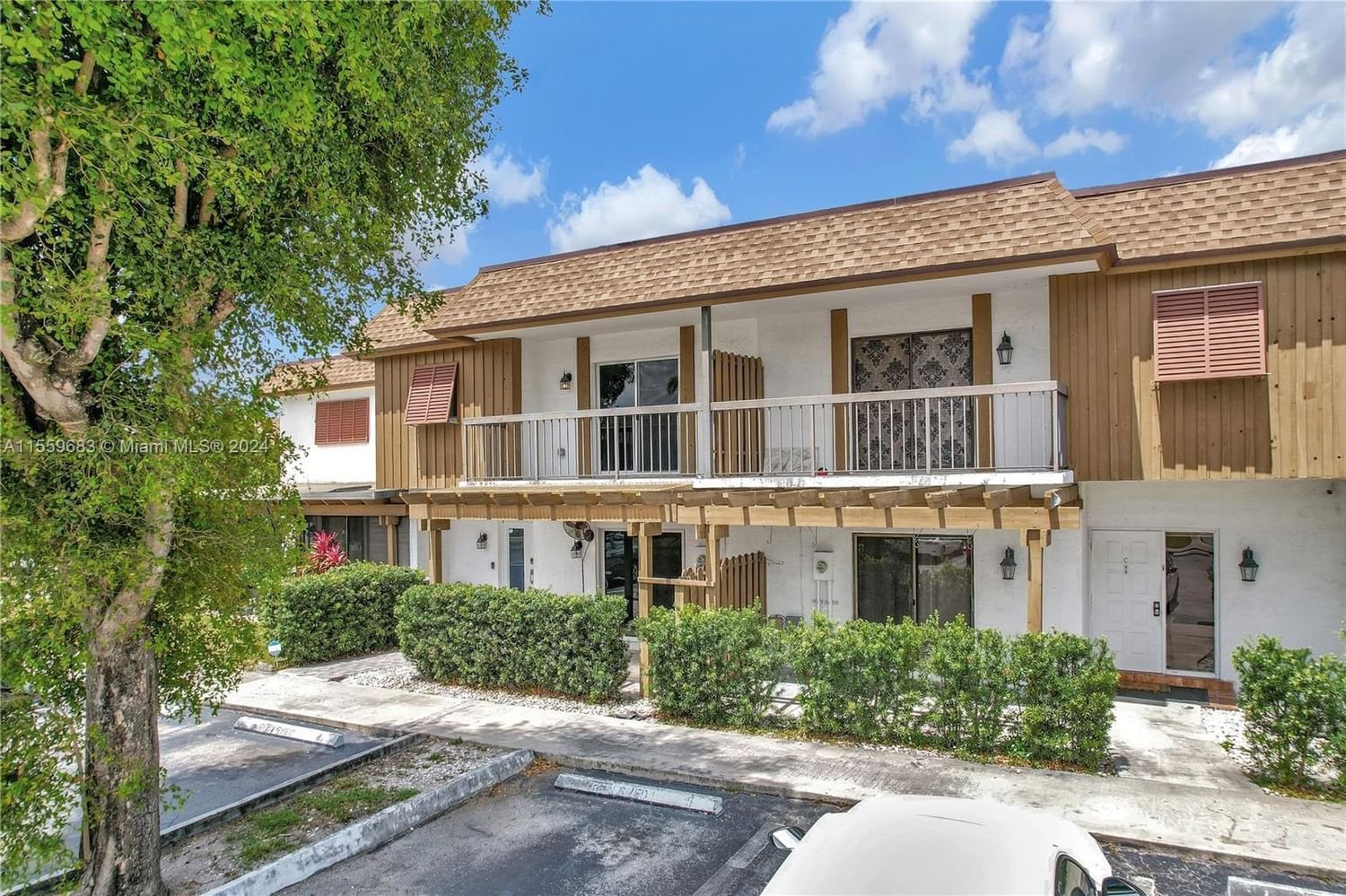 Real estate property located at 6745 169th St #10F, Miami-Dade County, WOODS LANDING CONDO PH I, Hialeah, FL
