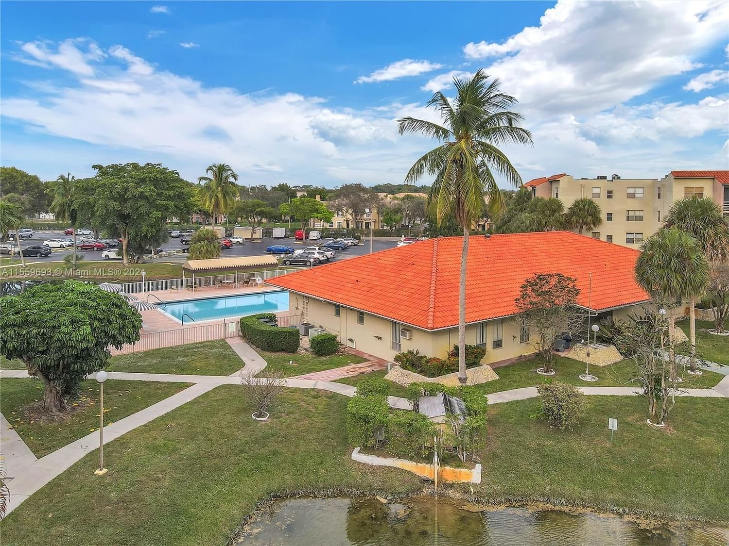 Real estate property located at 1830 Lauderdale Ave #4217, Broward County, COURTYARDS OF BROWARD CON, North Lauderdale, FL