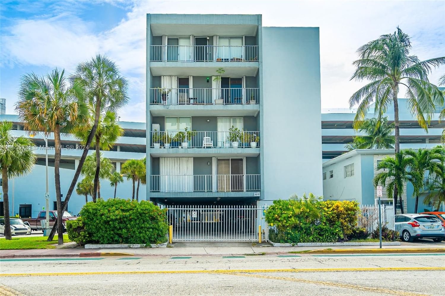 Real estate property located at 1615 West Ave #404, Miami-Dade County, WEST COURT CONDO, Miami Beach, FL