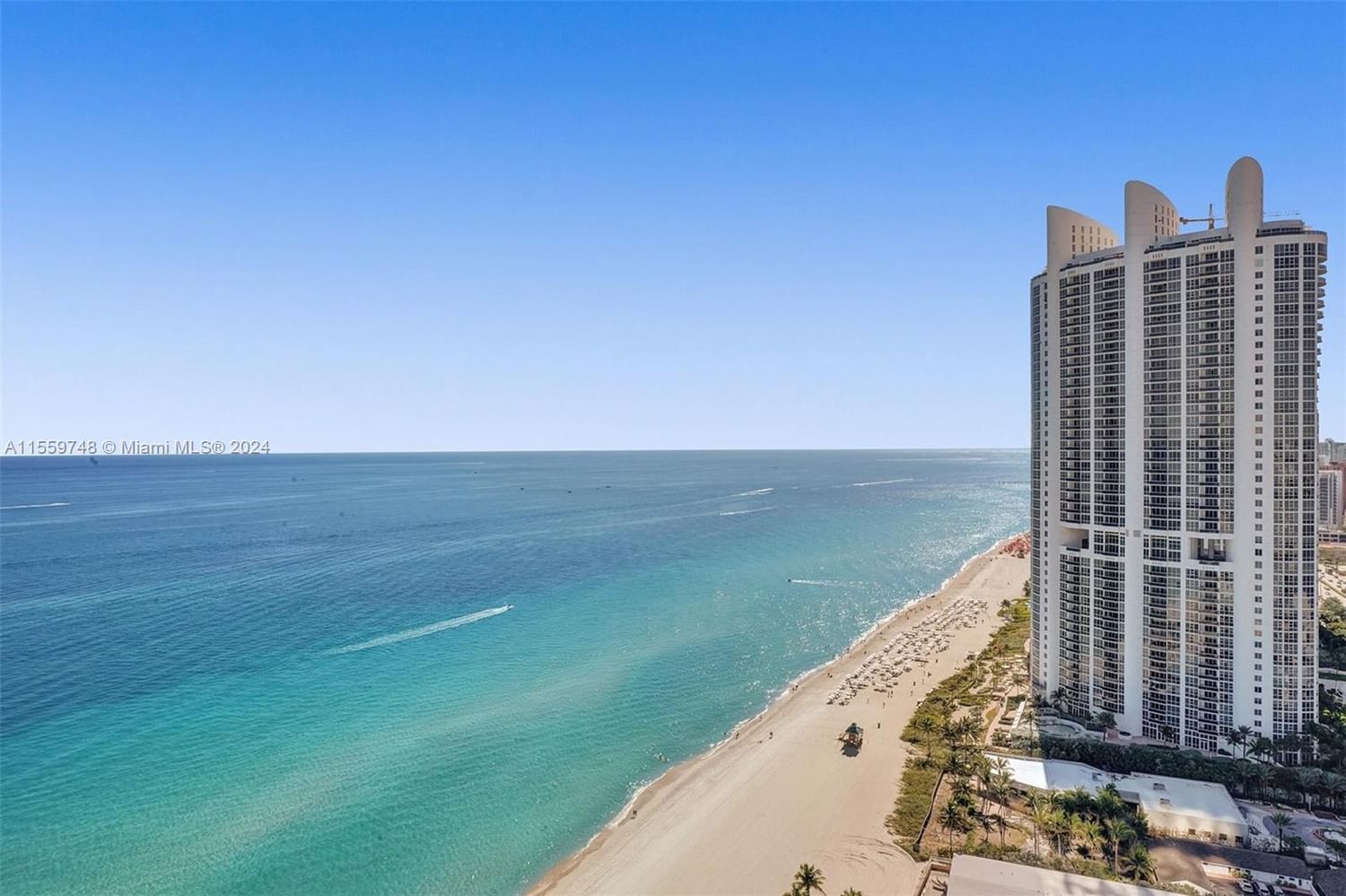 Real estate property located at 18201 Collins Ave #4308, Miami-Dade, TRUMP ROYALE CONDO, Sunny Isles Beach, FL