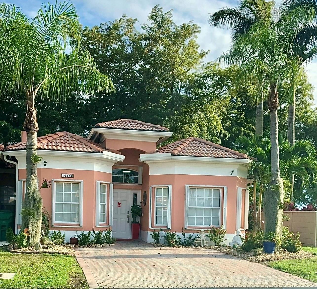 Real estate property located at 16286 103rd Ter, Miami-Dade County, FOREST LAKES COUNTRY GARDE, Miami, FL