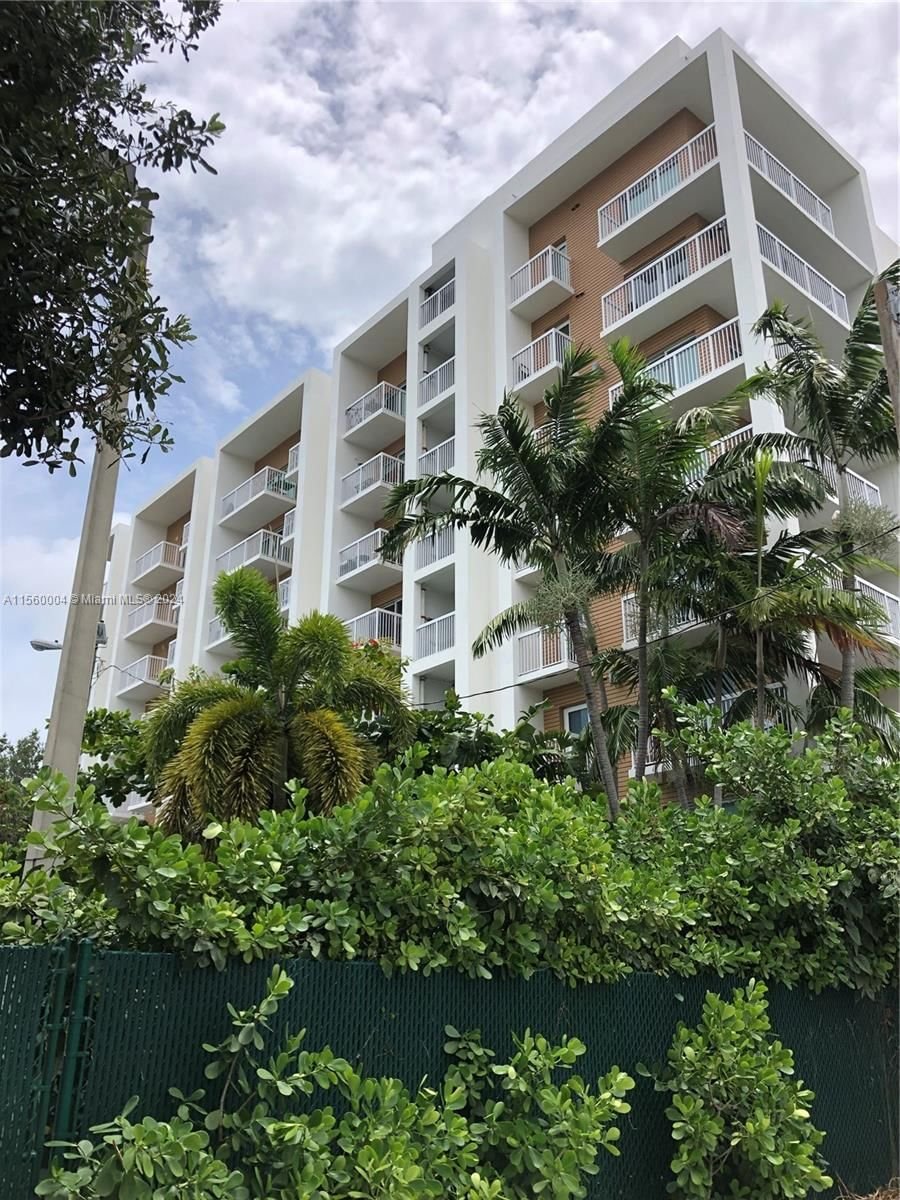 Real estate property located at 2740 28th Ter #307, Miami-Dade County, VILLAGGIO IN THE GROVE TO, Miami, FL