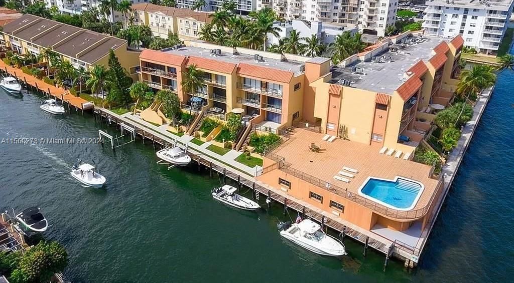 Real estate property located at 4000 168th St #113B, Miami-Dade County, PELICAN LANDING CONDO, North Miami Beach, FL