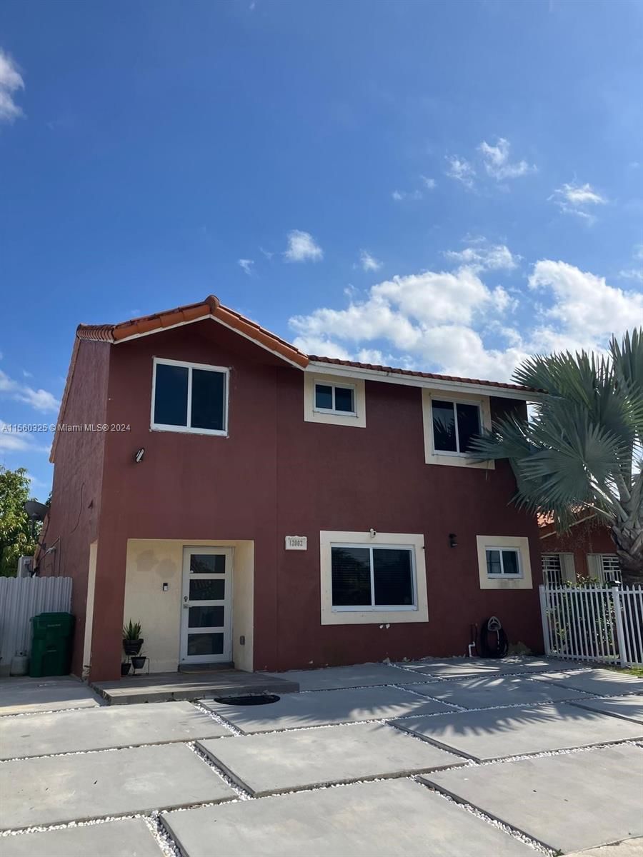 Real estate property located at 12002 208th Ter, Miami-Dade County, OAK RIDGE VILLAS SUB SEC, Miami, FL