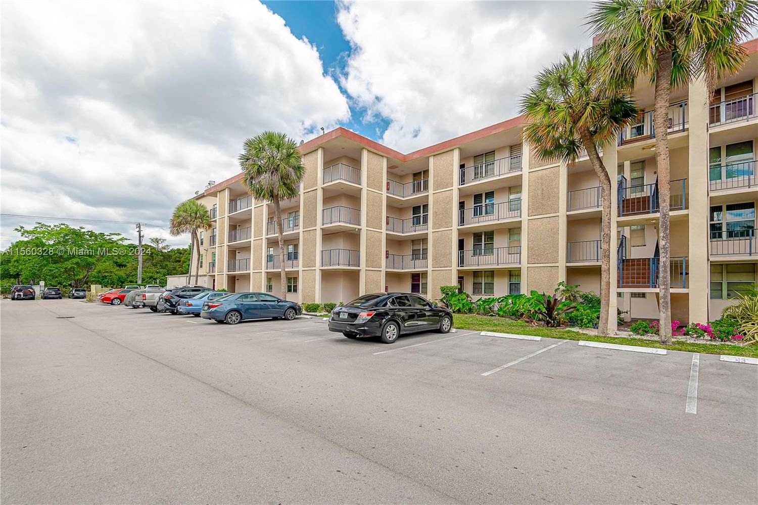 Real estate property located at 2600 49th Ave #207, Broward County, CYPRESS CHASE CONDO NO 7, Lauderdale Lakes, FL
