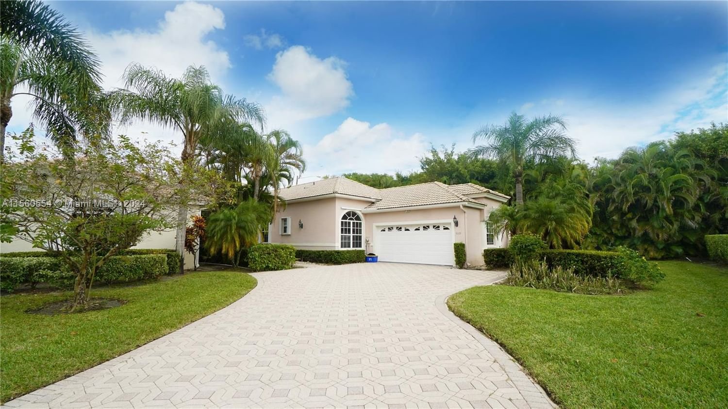 Real estate property located at 9025 Long Lake Palm Dr, Palm Beach County, PONTE VECCHIO, Boca Raton, FL