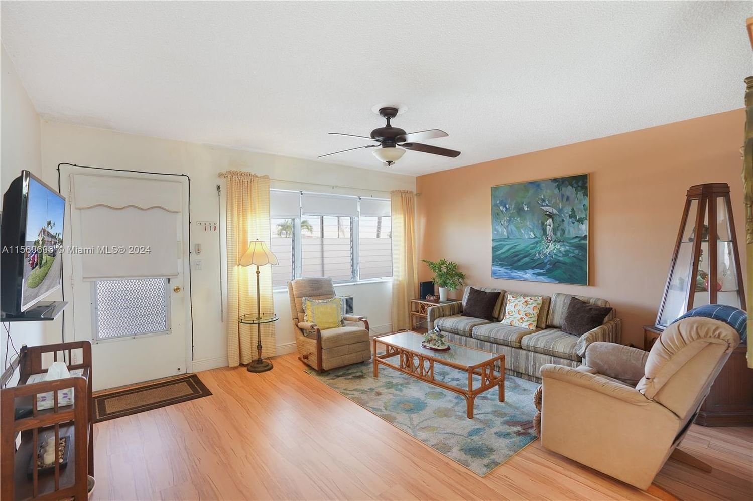 Real estate property located at 820 11th Ave #18B, Broward County, ROLEN LAKE GARDENS CO-OP, Hallandale Beach, FL