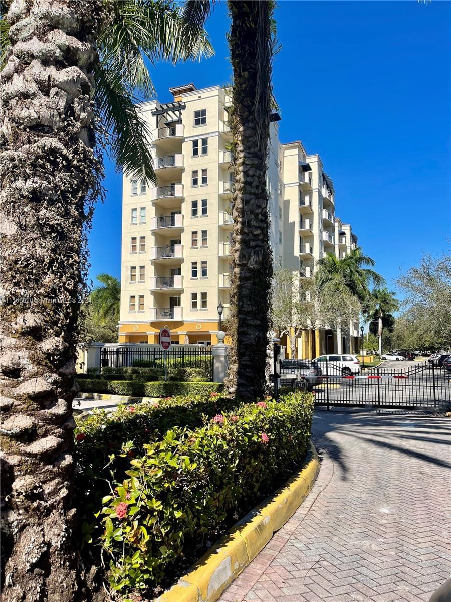 Real estate property located at 9021 94th St #408, Miami-Dade County, THE GRANDE CONDO, Miami, FL