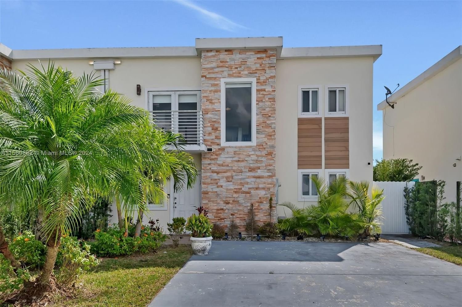 Real estate property located at 26149 135th Ct, Miami-Dade County, VITRAN AT NARANJA ESTATES, Homestead, FL