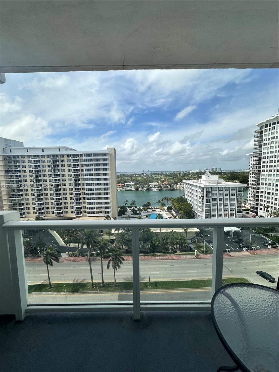 Real estate property located at 5601 Collins Ave #1219, Miami-Dade County, THE PAVILION CONDO, Miami Beach, FL