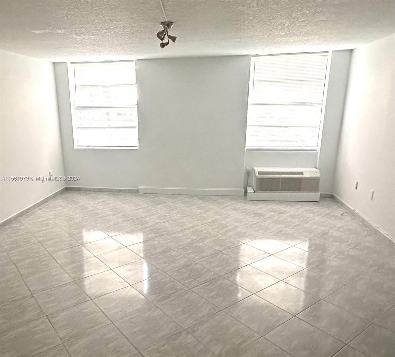 Real estate property located at 710 Washington Ave #407, Miami-Dade County, HAMPTON ON WASHINGTON AV, Miami Beach, FL