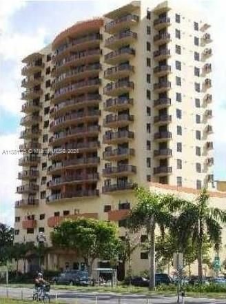 Real estate property located at , Miami-Dade County, THE LUXOR RESIDENCES CONDO, Miami, FL